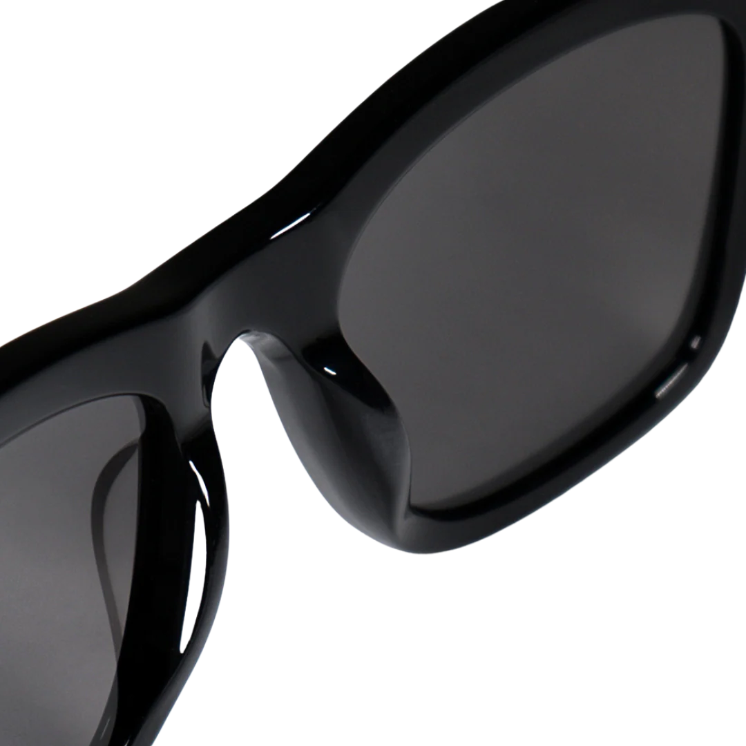 MessyWeekend x FCK Solbrille Løven - Image 4